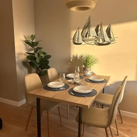 Apartman Z Widokiem & Spa, *