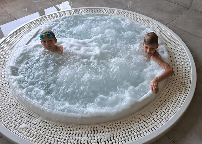 公寓 Z Widokiem & Spa, *